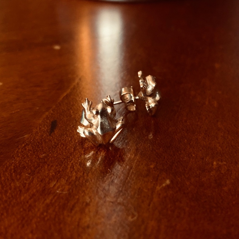 Vintage Avon Gold Tone Frog Stud Earrings